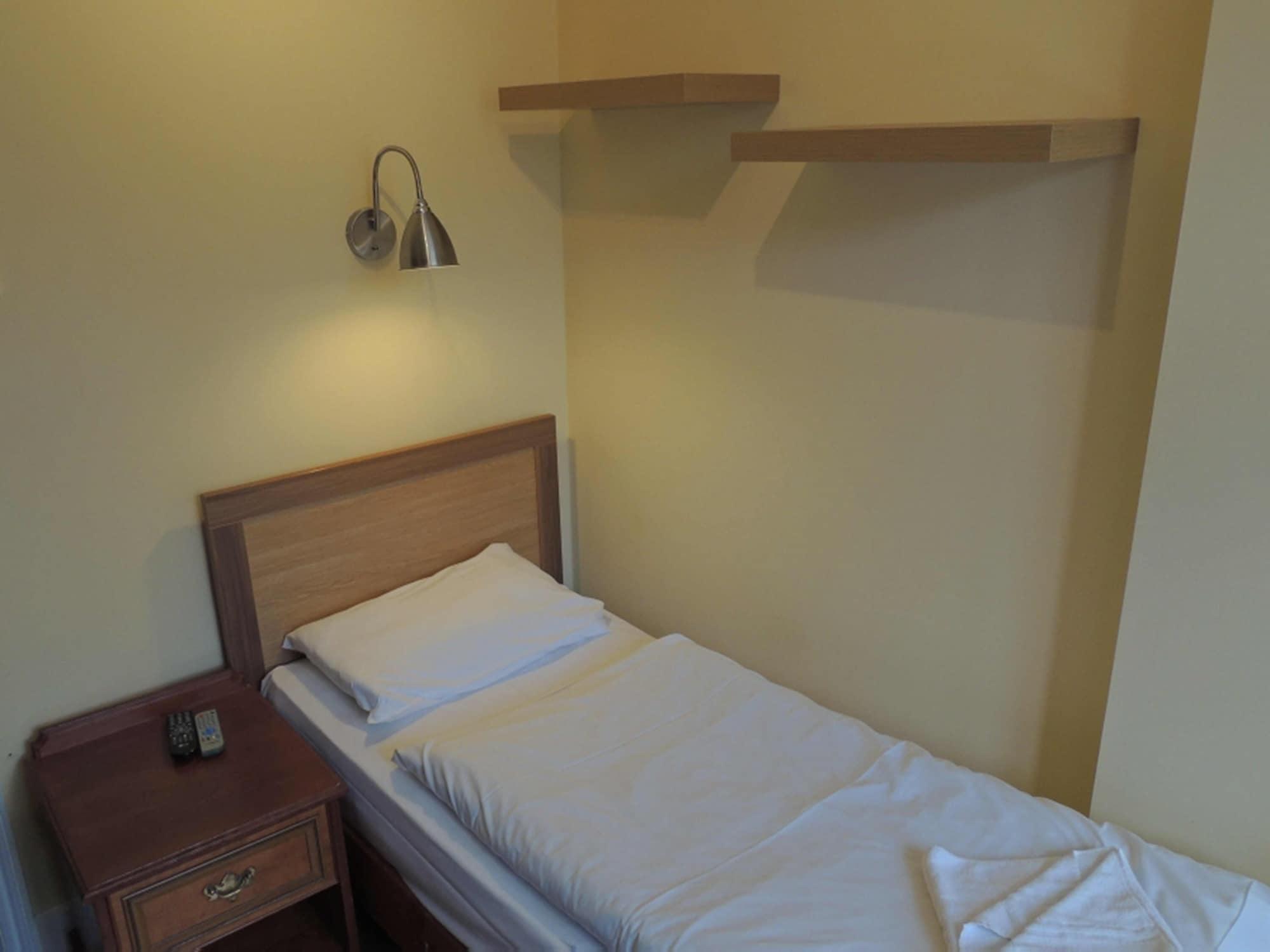 Dolphin Inn - The Lodge Лондон Экстерьер фото